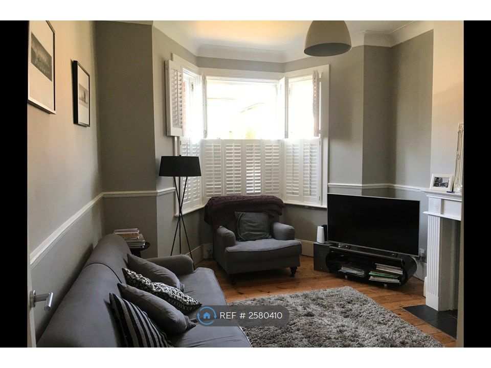 Property photo 2 of 19 Lounge