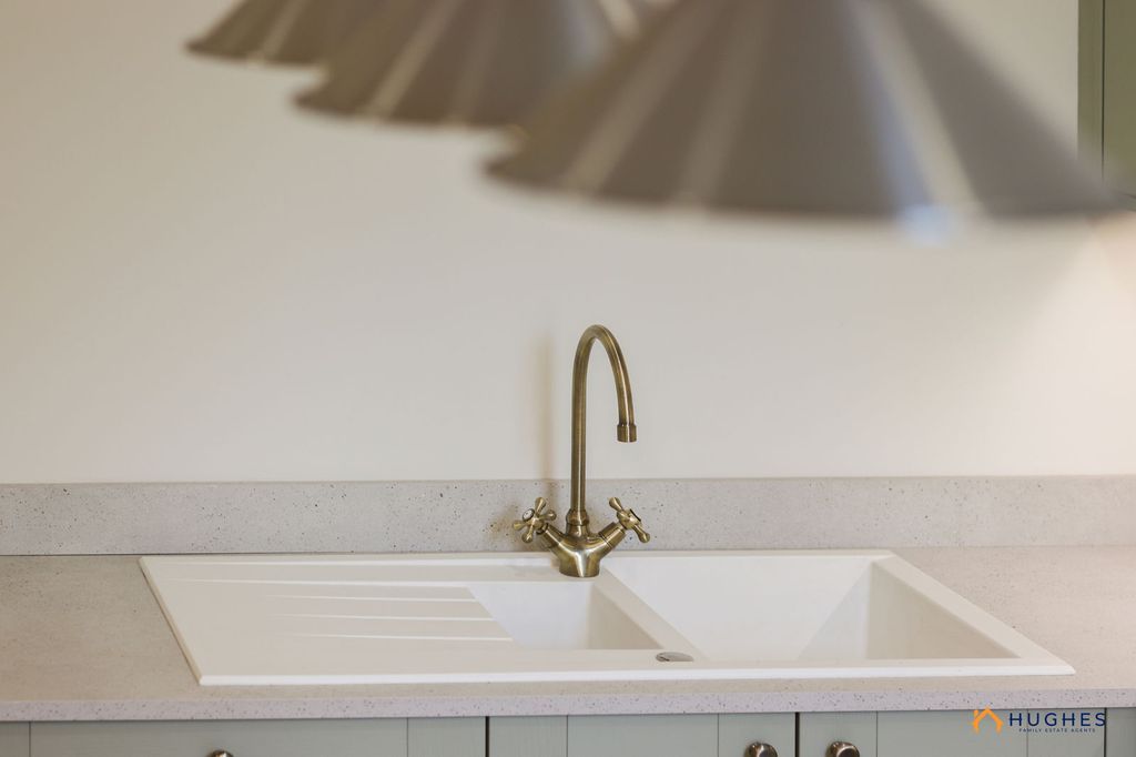 Property photo 3 of 28