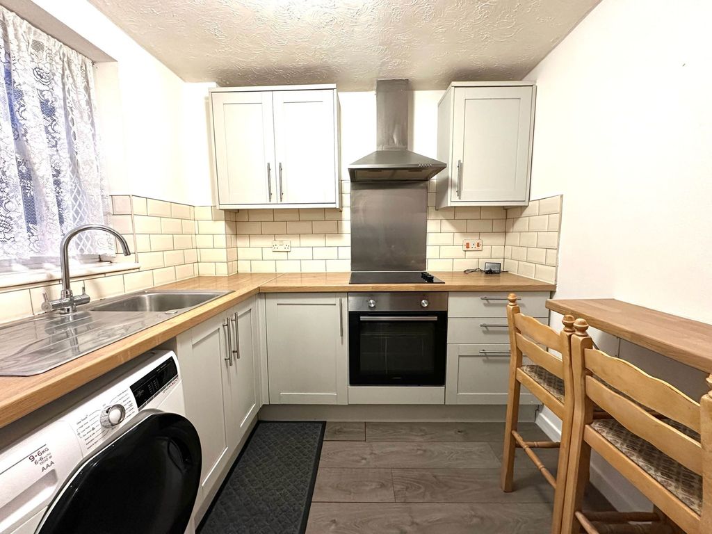 Property photo 2 of 14