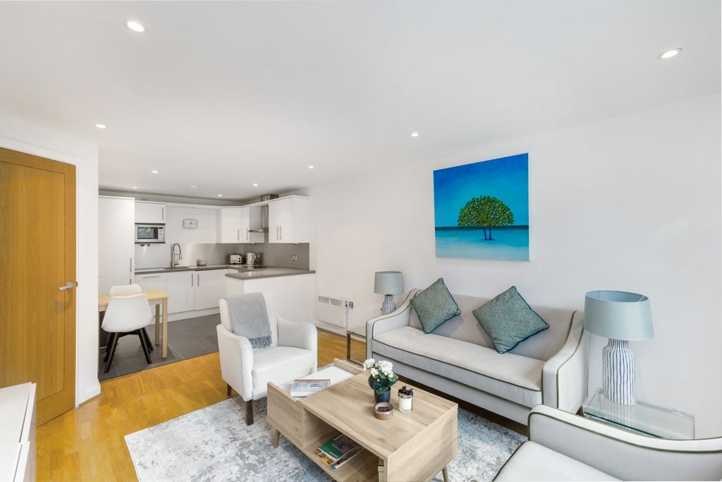 Property photo 2 of 17 Dickinson Court