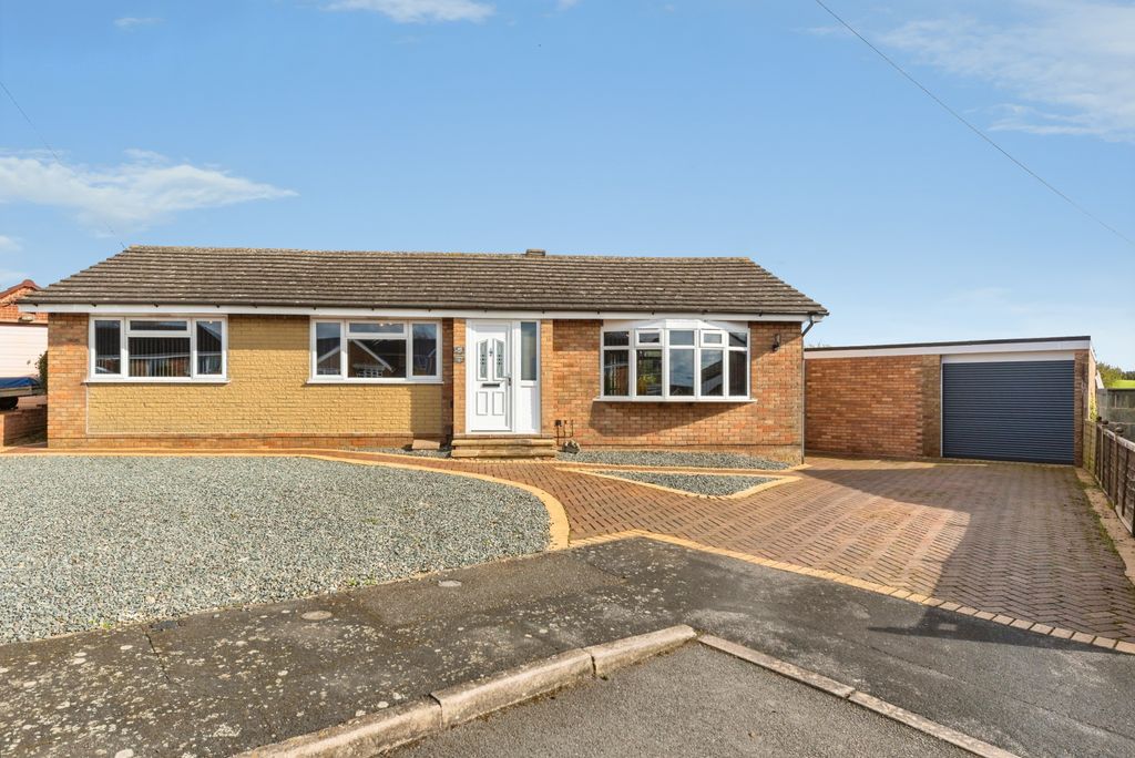 Property photo 1 of 20 46_Saltersford_Road-29