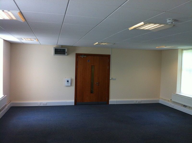 Property photo 2 of 3 50-26 To Let