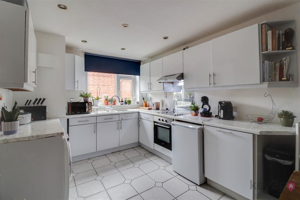 Property photo 2 of 22 Img_2021-Img_2023.Jpg