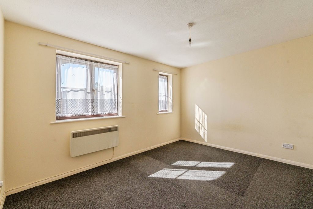 Property photo 2 of 18 Pbox-Img.Jpg