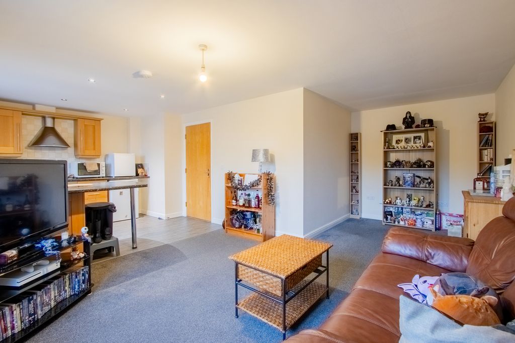 Property photo 2 of 13