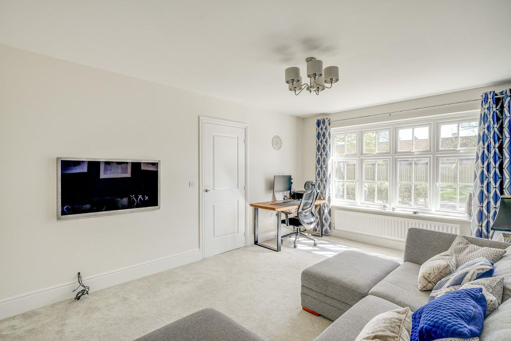 Property photo 3 of 23