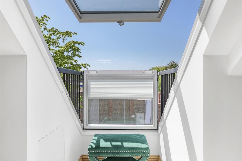 Additional image 6 of 3 bed flat for saleCrows Road, Epping CM16