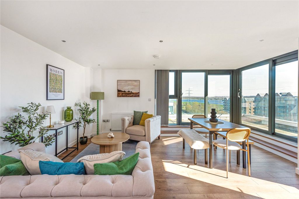 Property photo 2 of 41 Picture No. 31