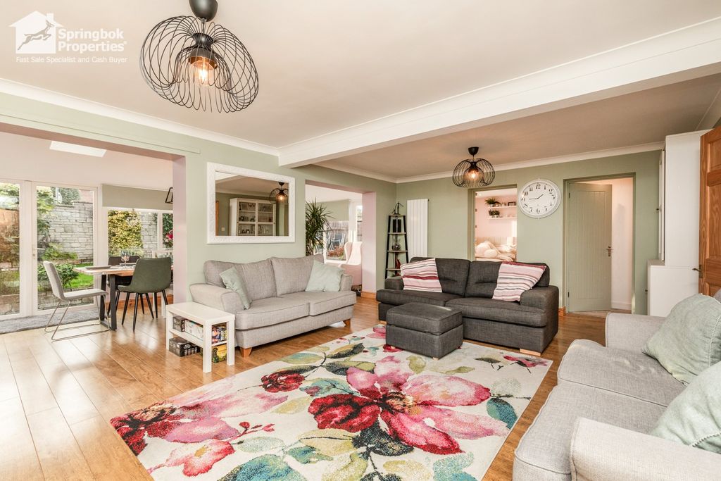 Property photo 3 of 33 Image 2