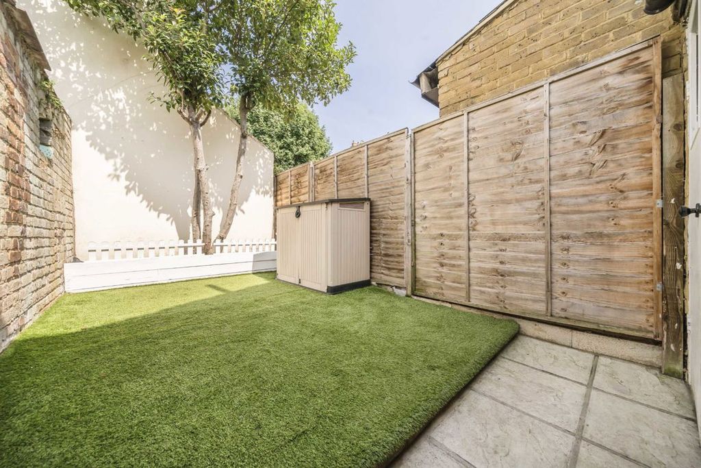 Property photo 3 of 11