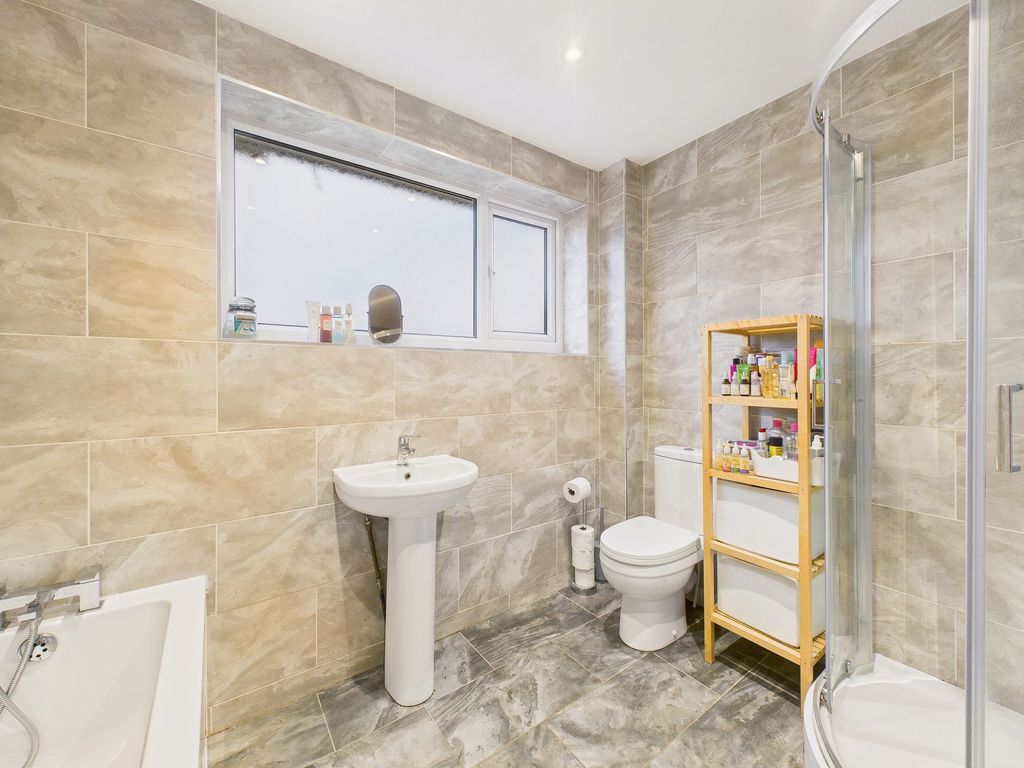 Property photo 3 of 12 Bathroom