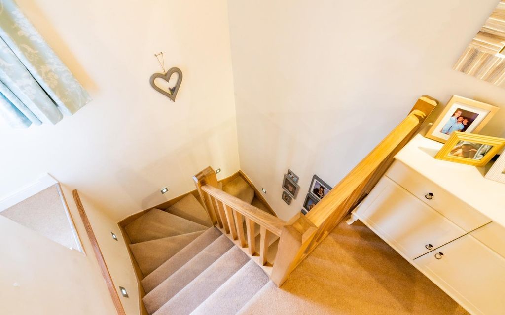 Property photo 3 of 36 Image00056.Jpg