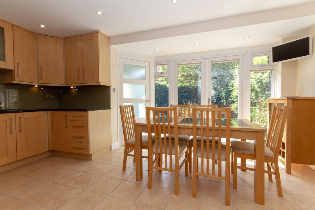 Property photo 3 of 15 Picture No. 17