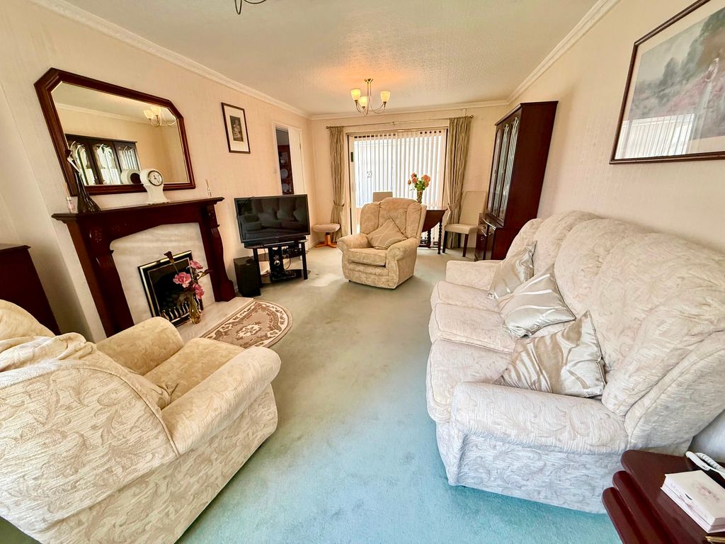Property photo 2 of 23