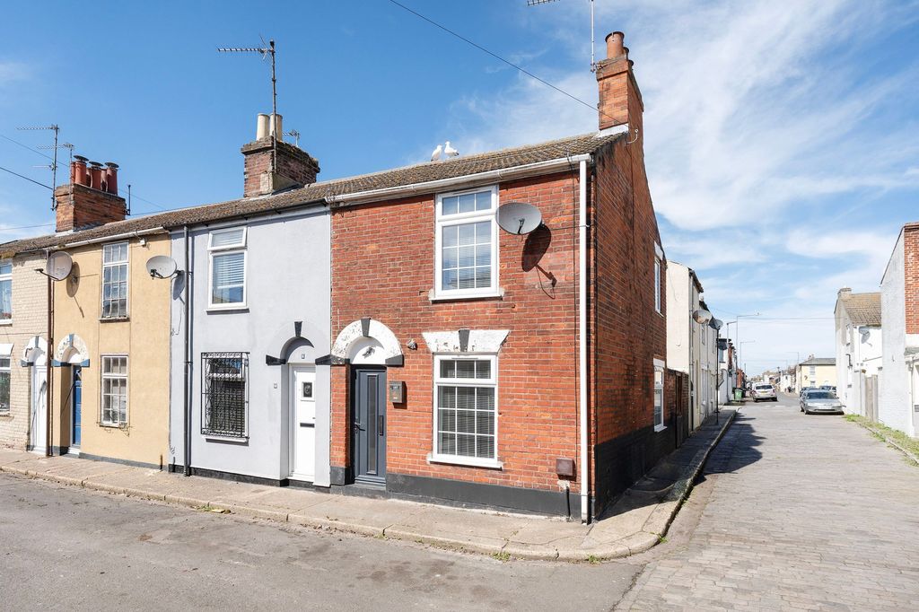 Property photo 1 of 11