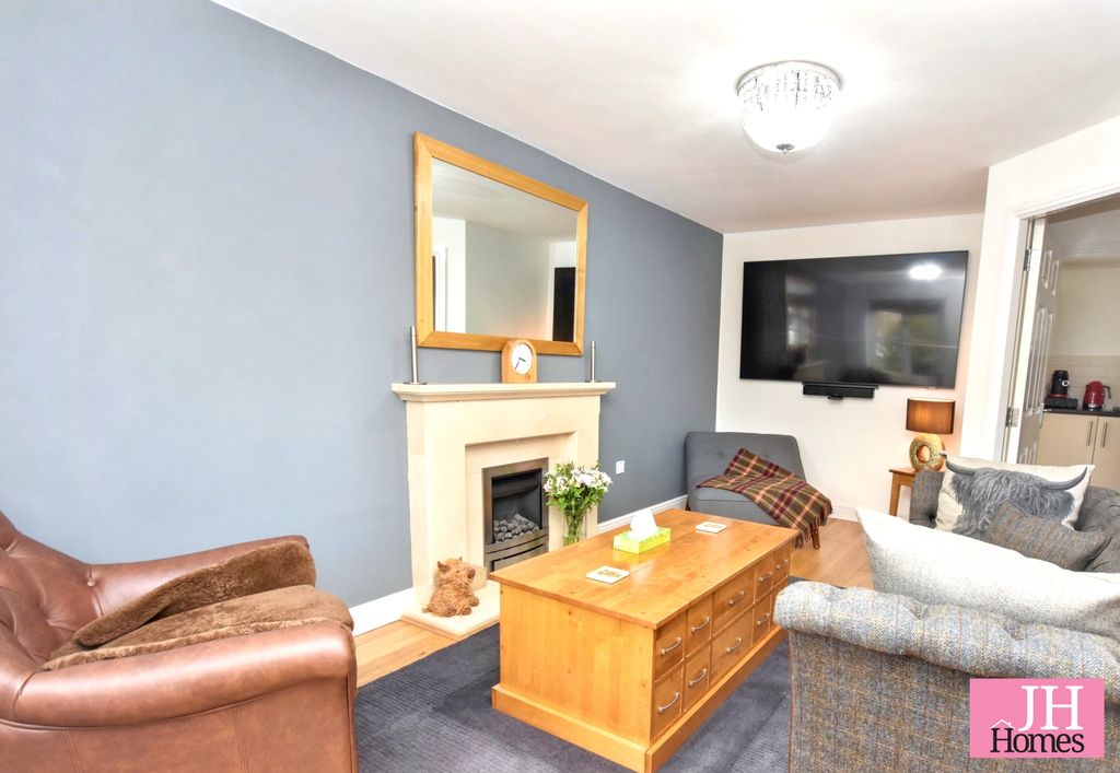 Property photo 2 of 18