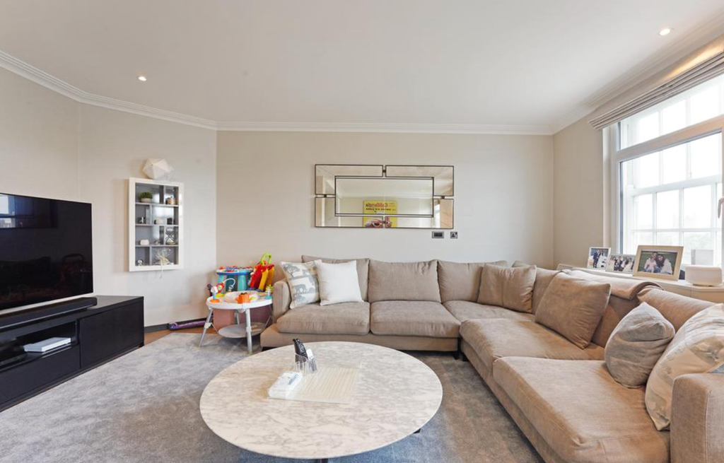 Property photo 2 of 12