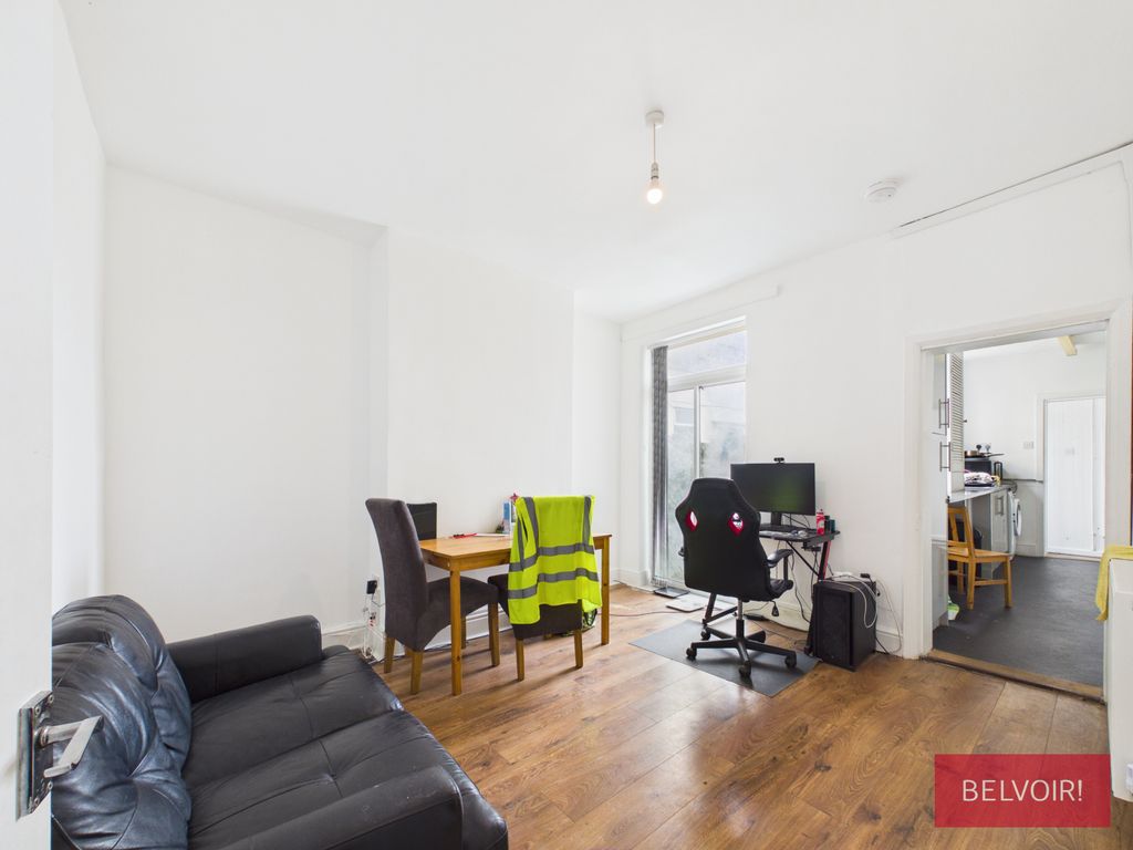 1 bed flat to rentNew Road, Wrexham LL11