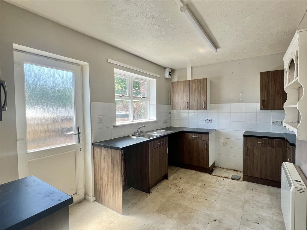 Property photo 2 of 13 Kitchen Diner: