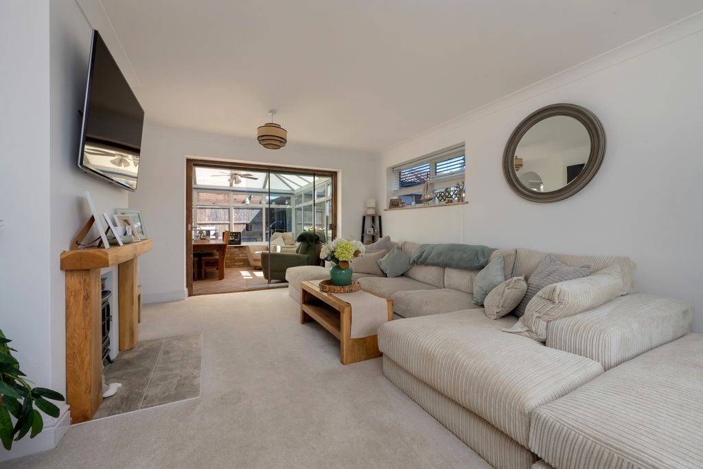 Property photo 2 of 14 Sitting Room