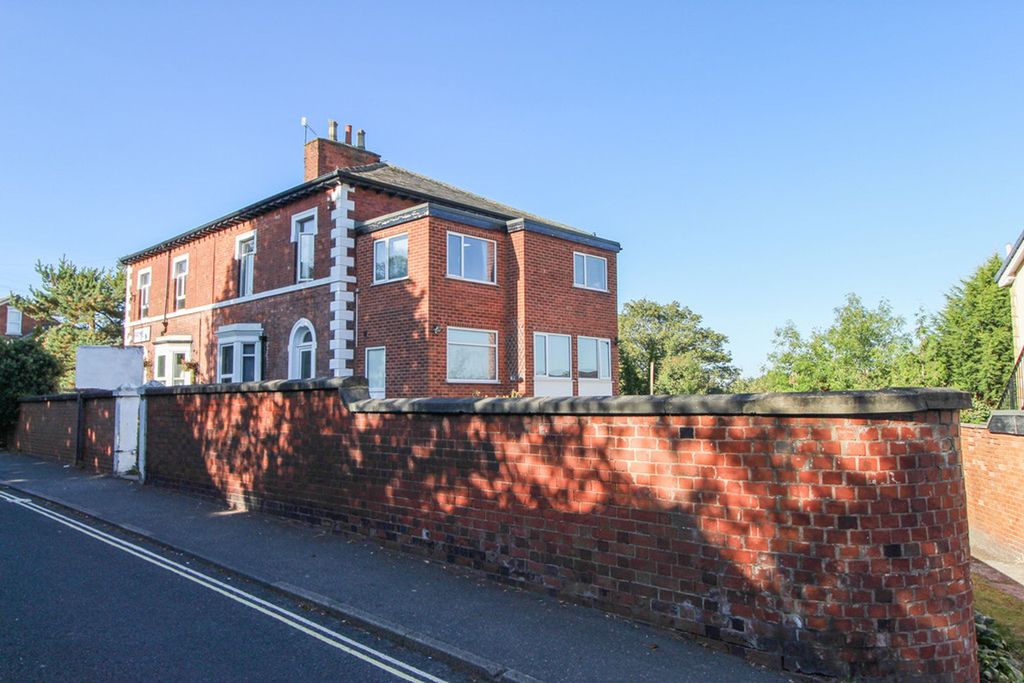 Property photo 1 of 8 Front External