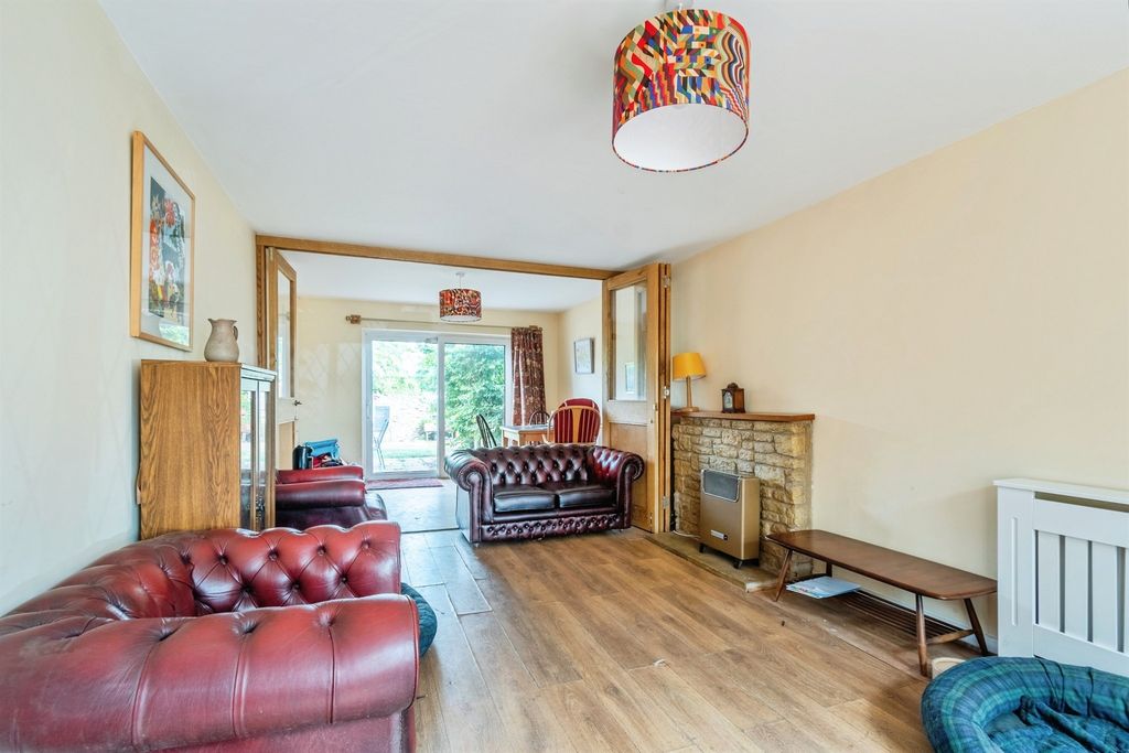 Property photo 2 of 18