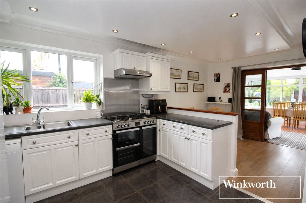 Property photo 2 of 18 Picture No. 10
