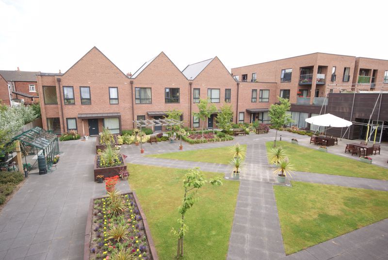 Property photo 2 of 19 Communal Garden Area