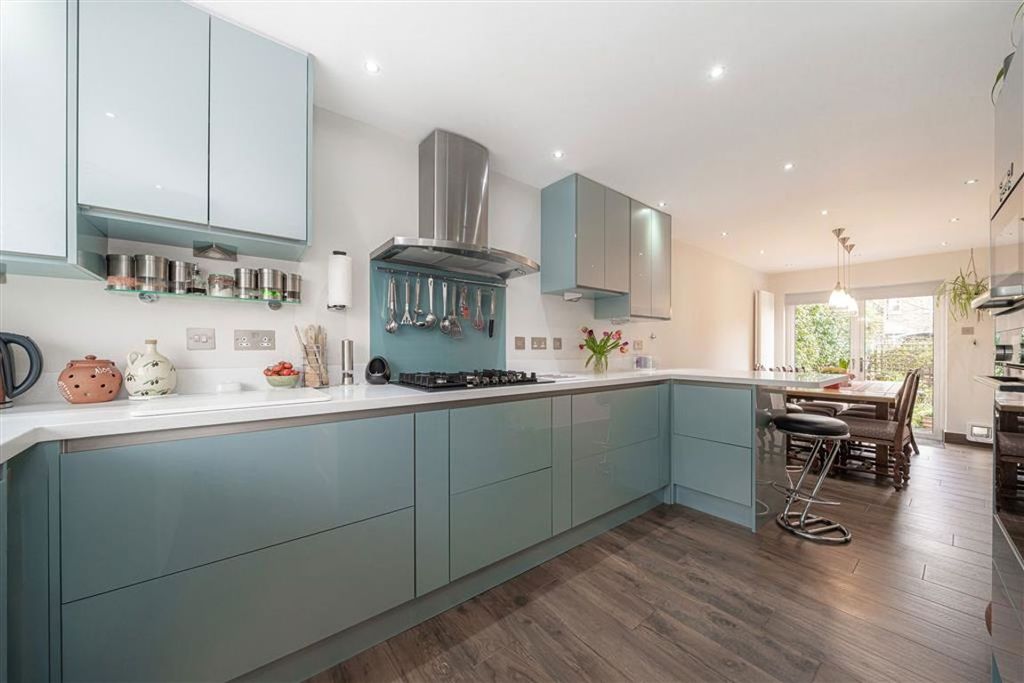 Property photo 3 of 7