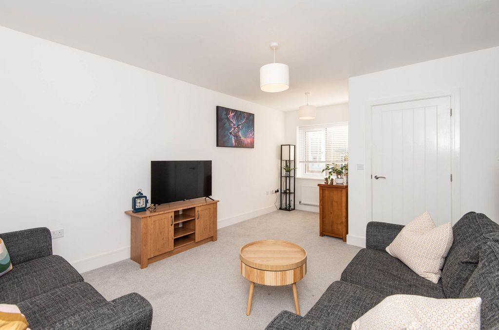 Property photo 3 of 22