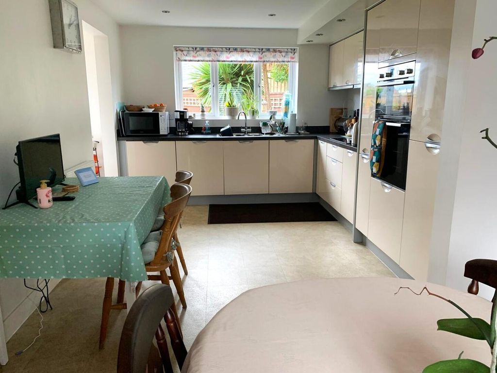 Property photo 3 of 29 Kitchen