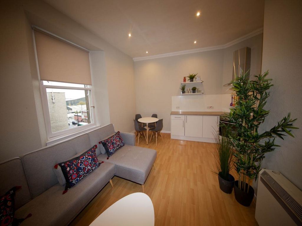 Property photo 1 of 7 Living Room_Dining 37 St Andrews Street
