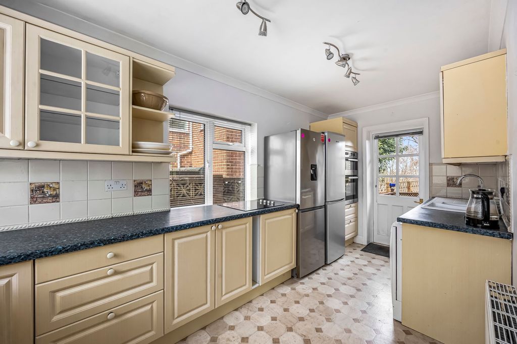 Property photo 3 of 18