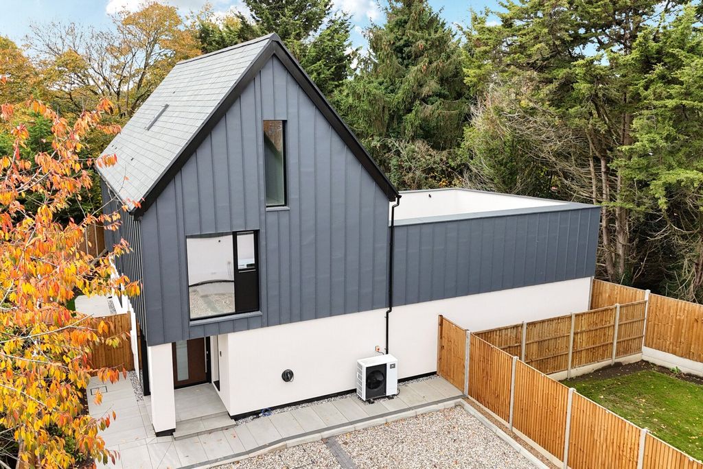 Property photo 3 of 17 Picture No. 20