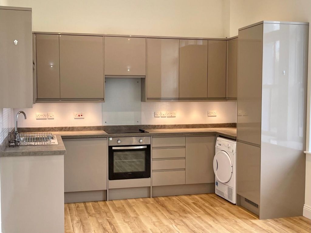 Property photo 2 of 14 Kitchen