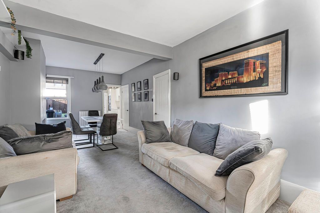 Property photo 3 of 15 Lounge/Diner