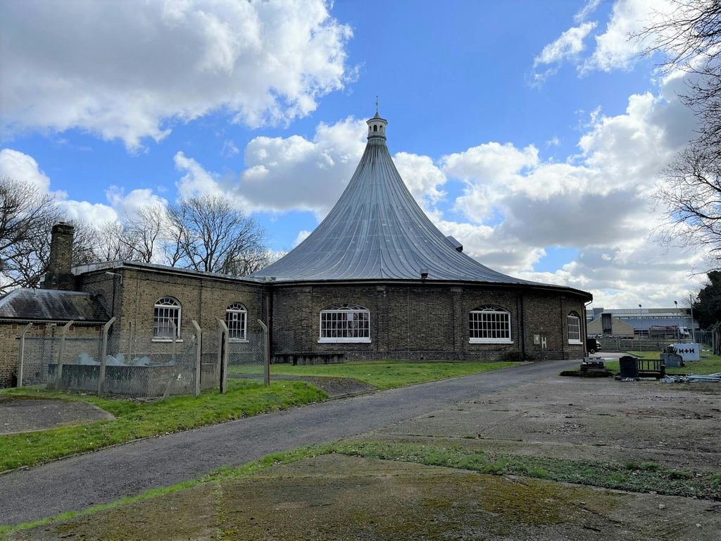 Property photo 3 of 8 The Rotunda - External