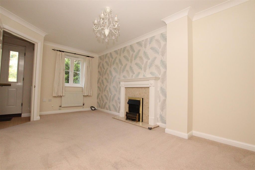 Property photo 3 of 13 Living Room.Jpg
