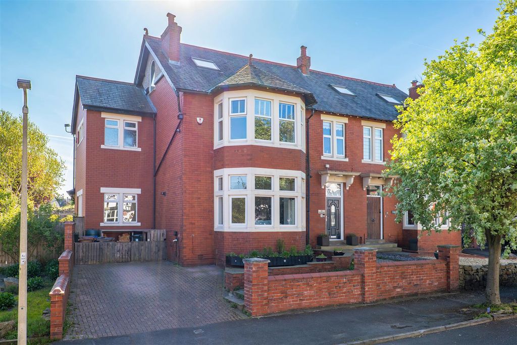 Property photo 1 of 43 Front External