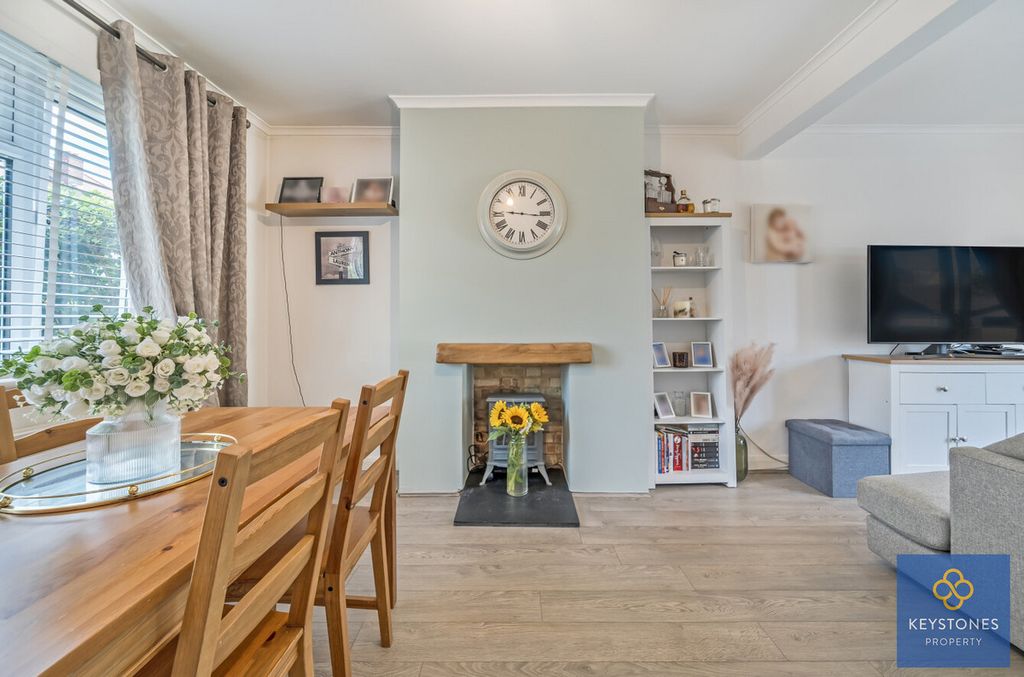 Property photo 3 of 21