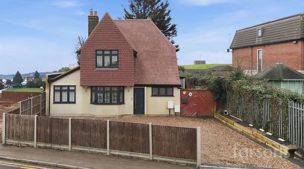 Property photo 1 of 37