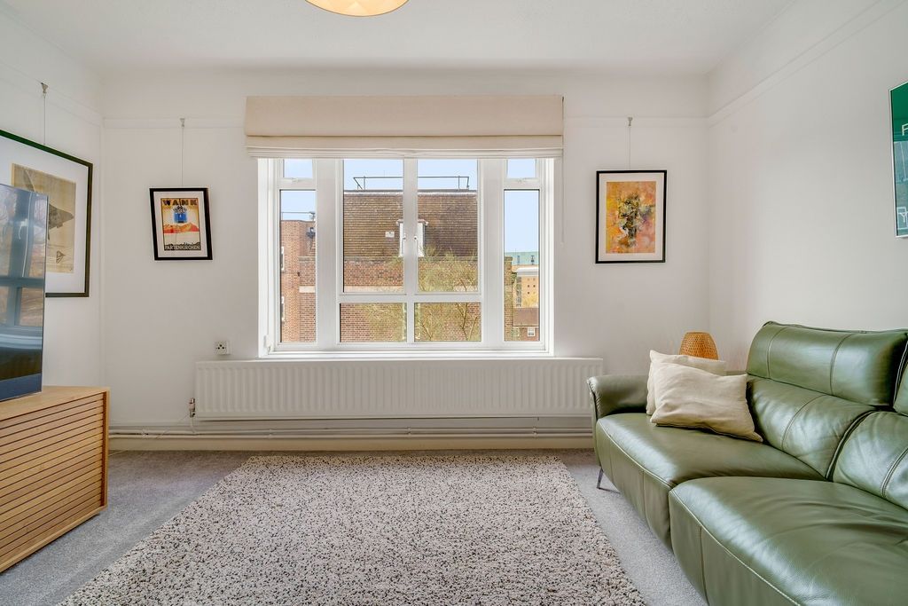 Property photo 3 of 19 Photo 16