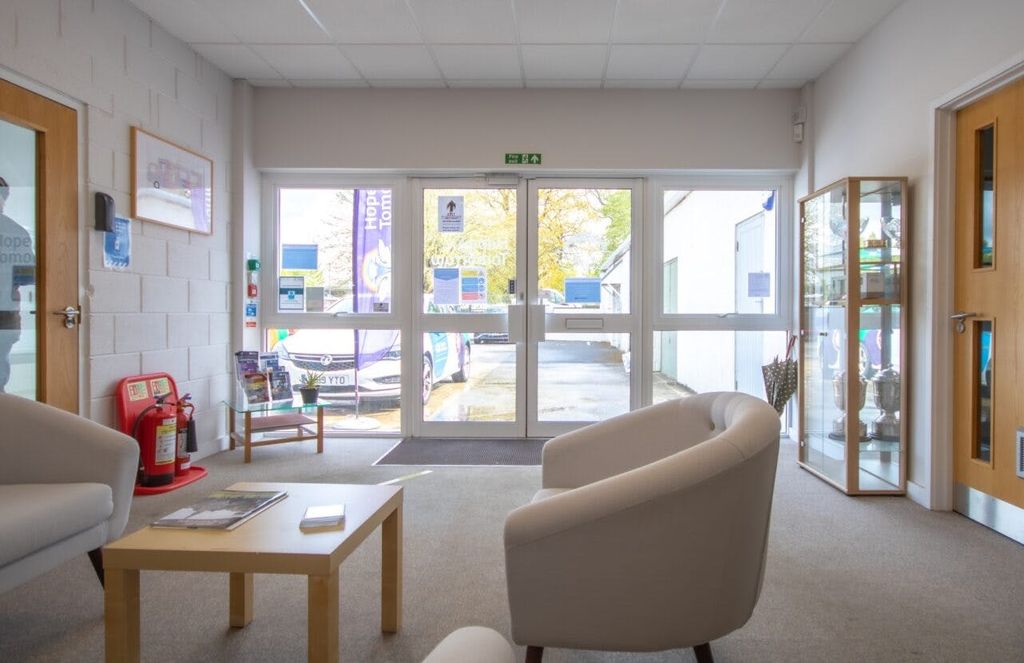 Property photo 1 of 4 Kingscote-G4-Office-To-Let-Internal-1-1282x830.Jpg