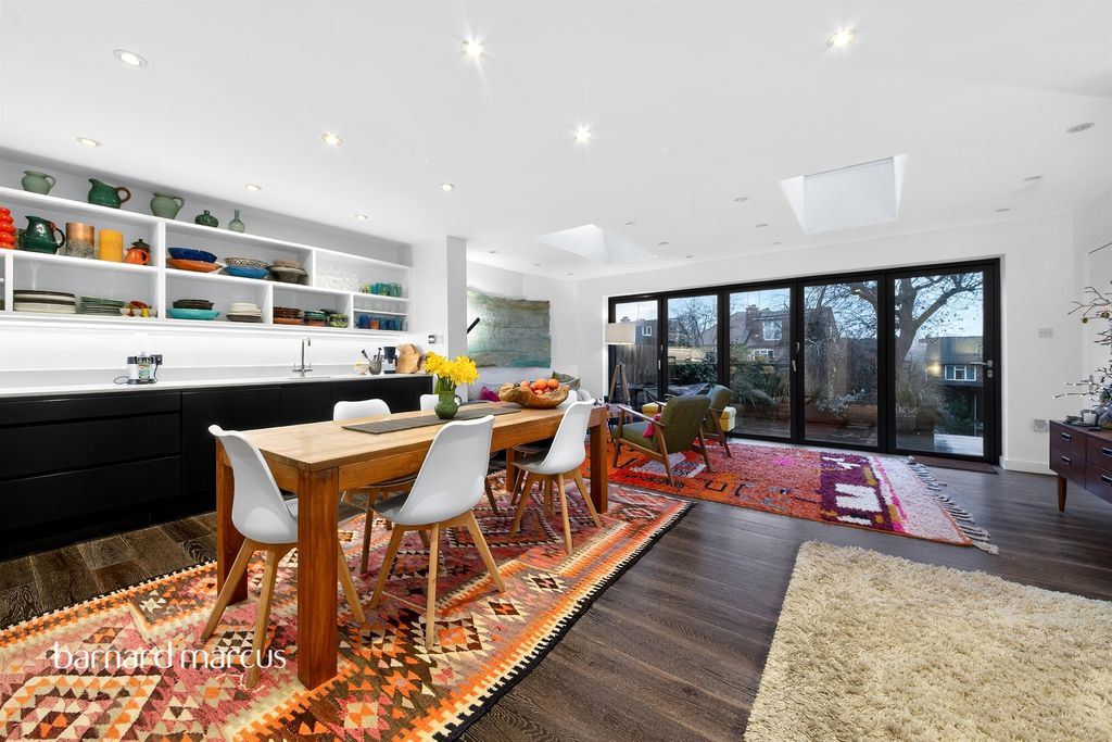 Property photo 2 of 29