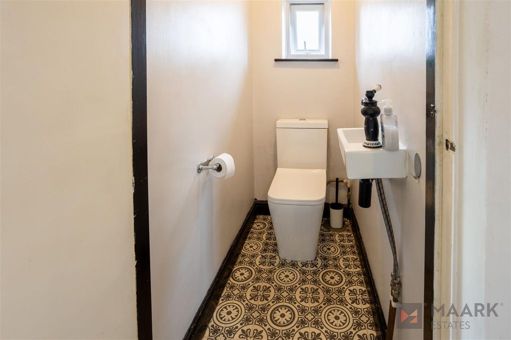 Additional image 8 of 3 bed semi-detached house to rentWoodgate Drive, Birstall, Leicester LE4