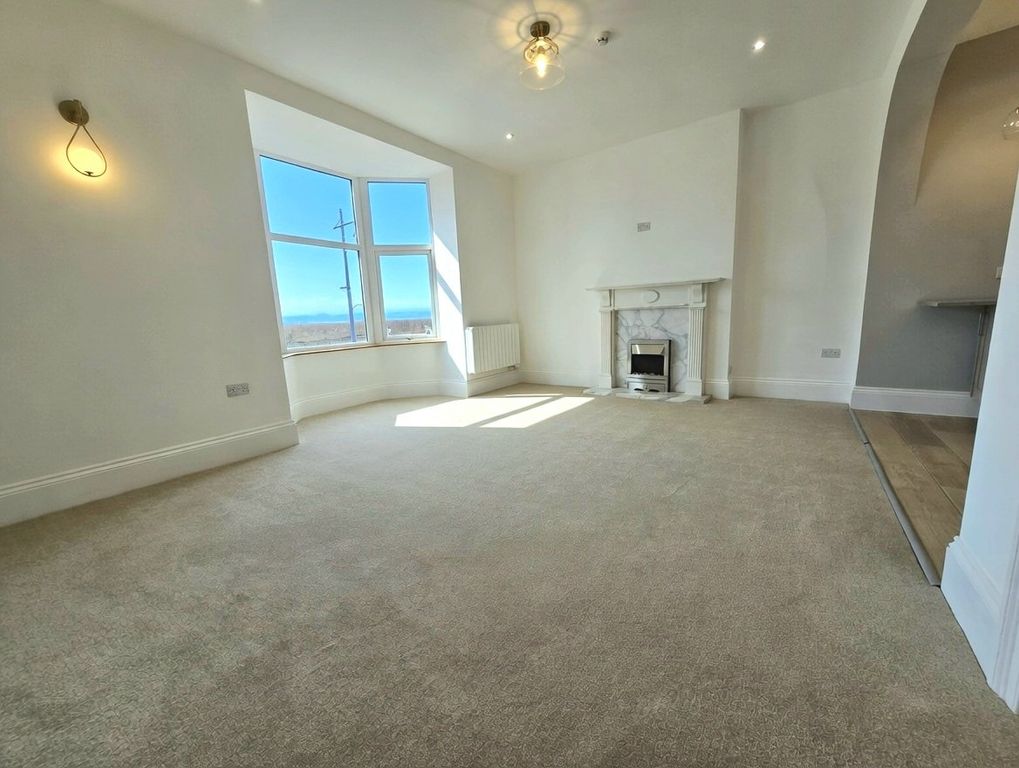 Property photo 2 of 28