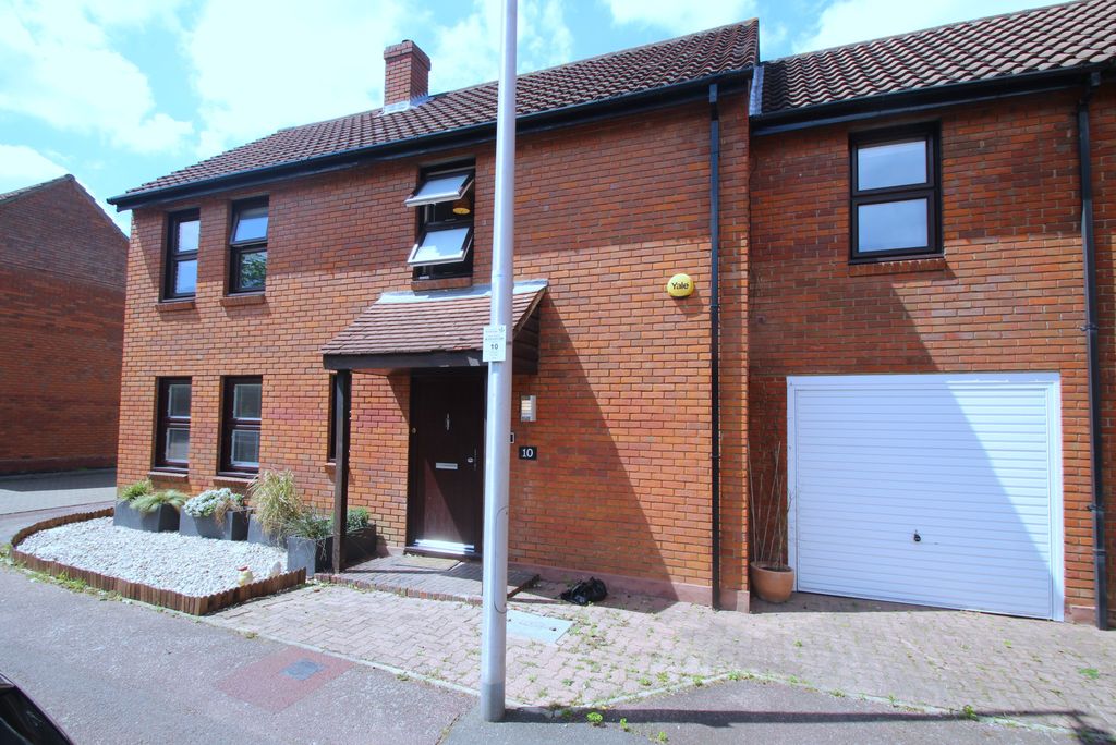 Property photo 1 of 25