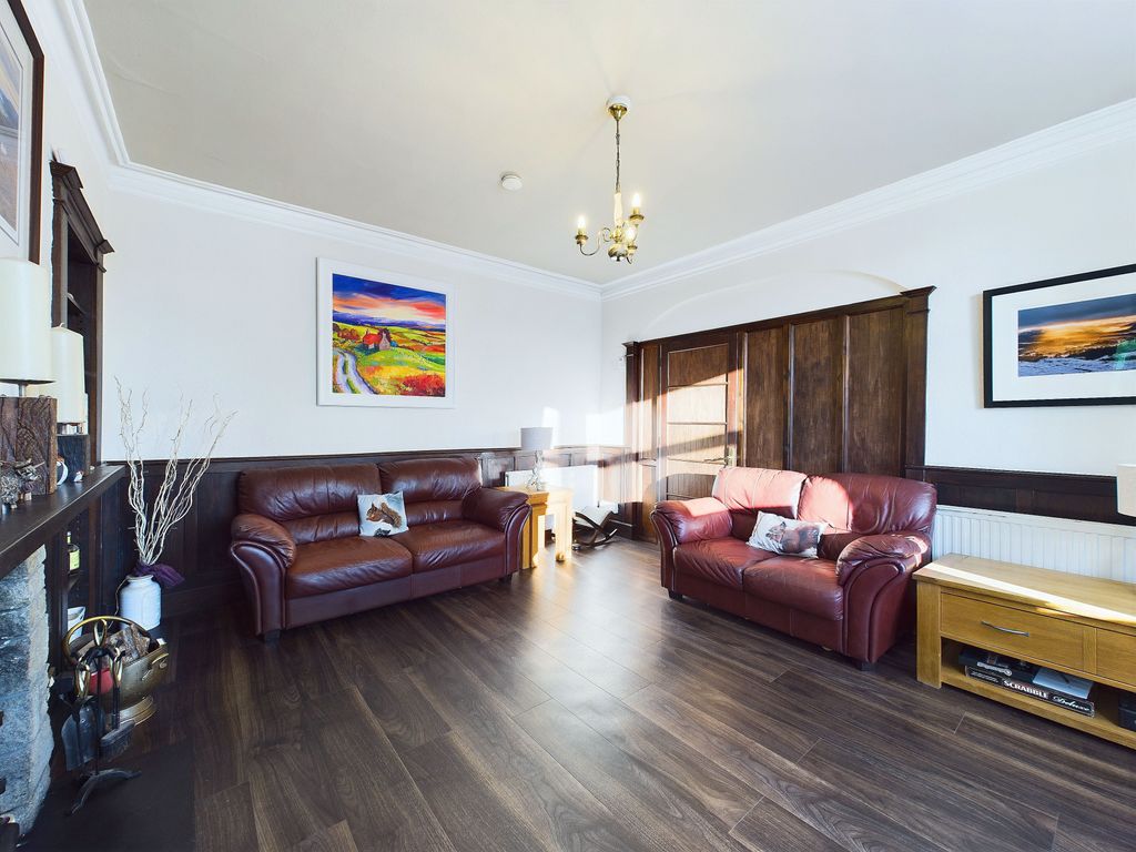 Property photo 2 of 35