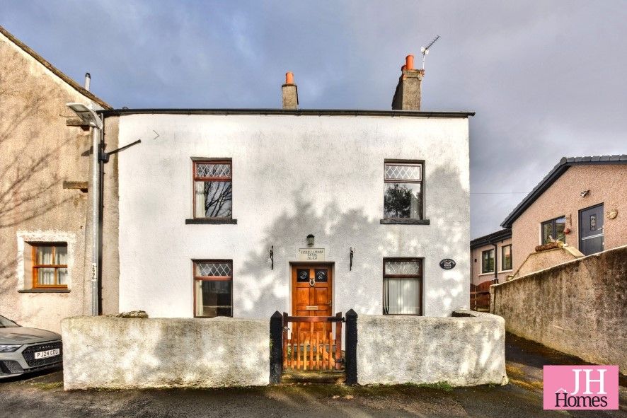 Property photo 2 of 12