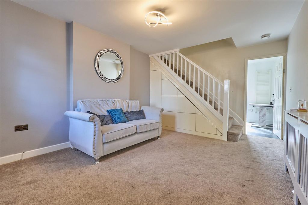 Property photo 2 of 11 Moore Road Barwell.Jpg